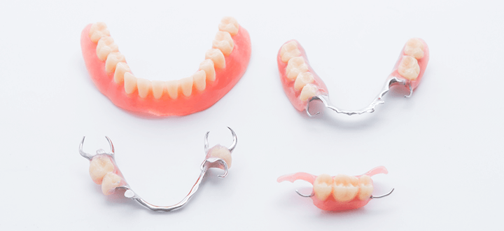 部分入れ歯と総入れ歯のトラブル